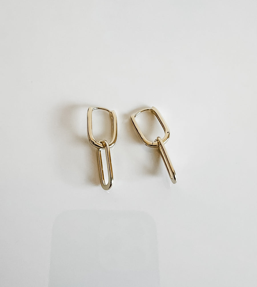 Mini double paperclip earring
