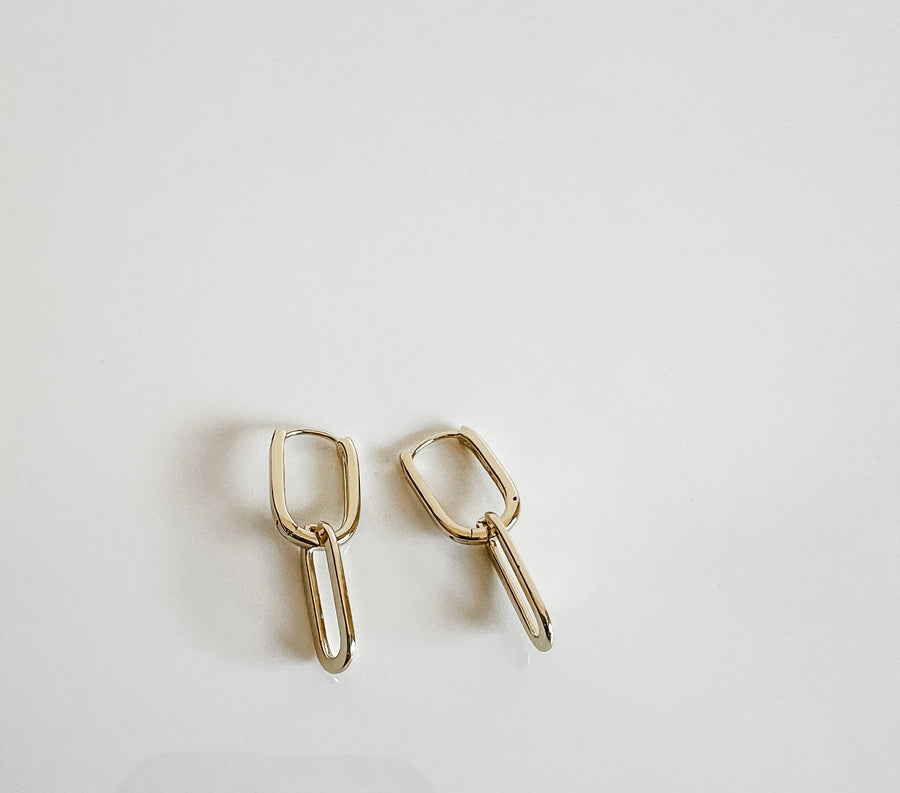 SMALL DOUBLE PAPERCLIP HOOPS