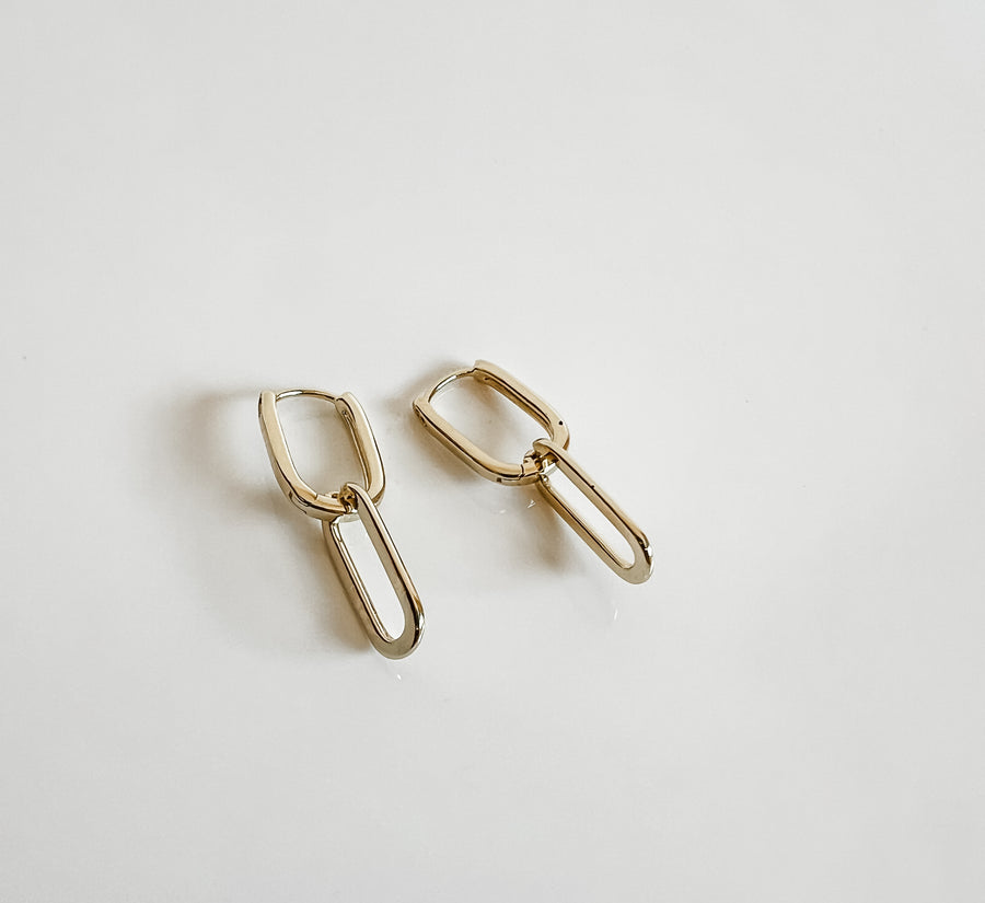 Mini double paperclip earring