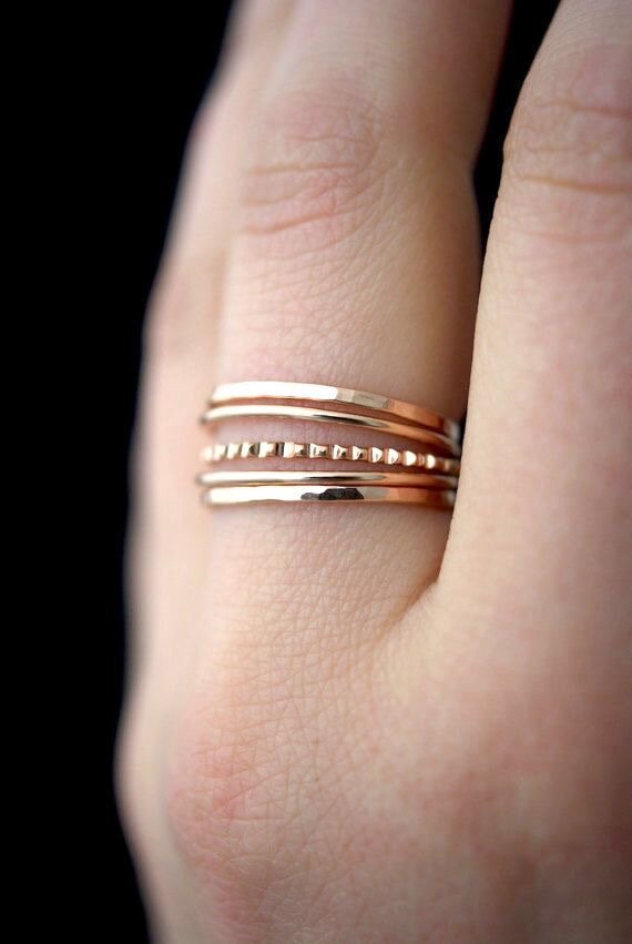 DAINTY TEXTURED RING