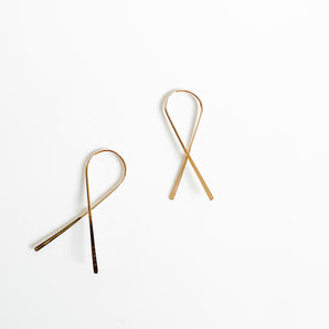 WIRE WISHBONE EARRING